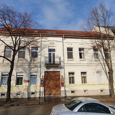 Romzsa Todor Kollegium Hostel Szeged Bagian luar foto