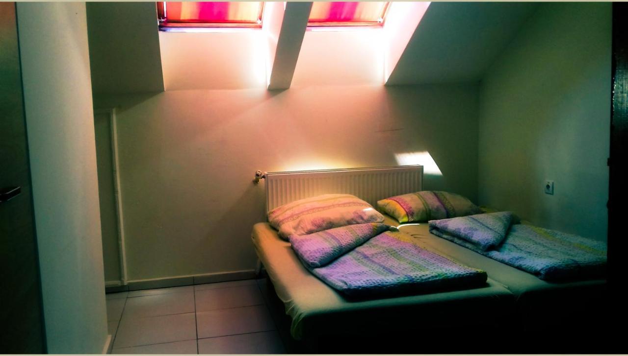 Romzsa Todor Kollegium Hostel Szeged Bagian luar foto