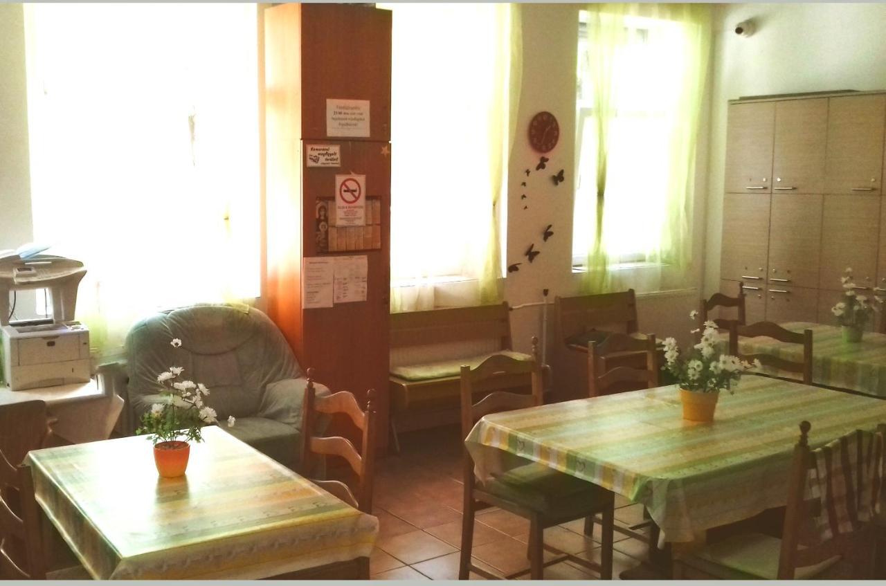 Romzsa Todor Kollegium Hostel Szeged Bagian luar foto