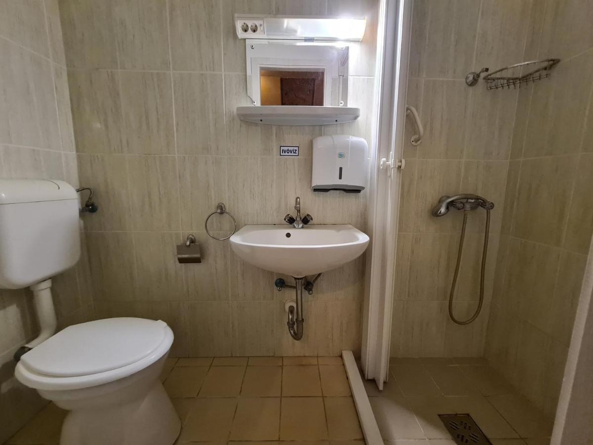 Romzsa Todor Kollegium Hostel Szeged Bagian luar foto