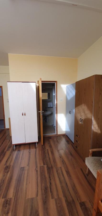 Romzsa Todor Kollegium Hostel Szeged Bagian luar foto